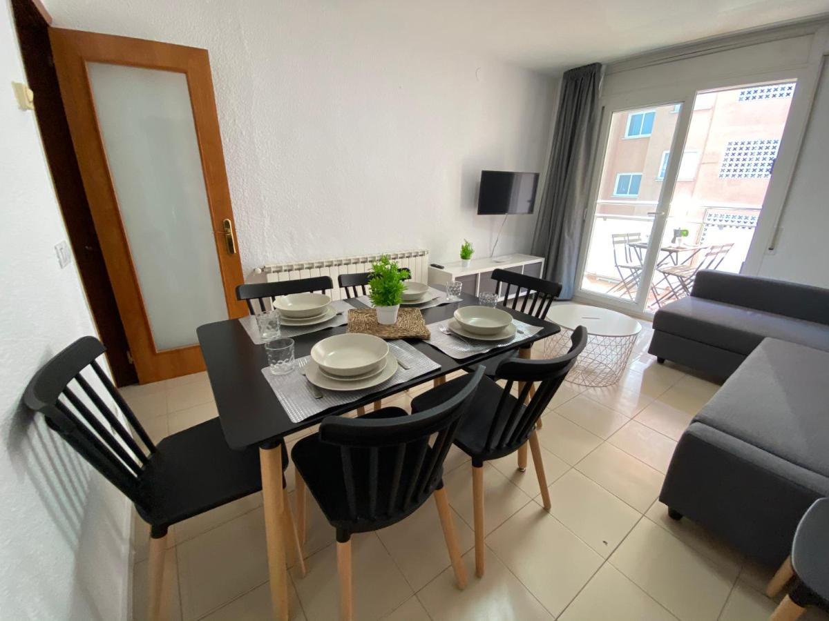 Apartamentos Ar Isern Blanes Bagian luar foto